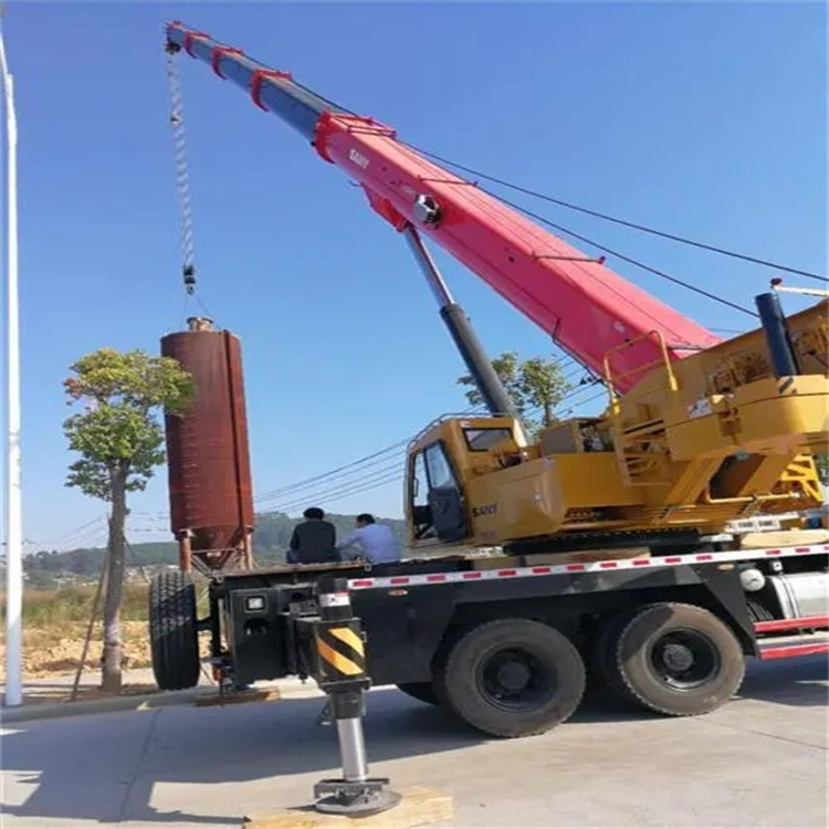 潜江80吨吊车出租多少钱